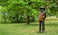 Holzskulptur Falkner, Foto: Sandra Fonarob, Lizenz: Tourismusverband Dahme-Seenland e.V.
