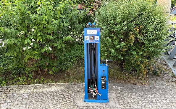 Radreparatursäule in Ferch, Potsdamer Platz, Foto: Kultur- und Tourismusamt Schwielowsee