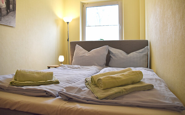 Schlafzimmer 2 mit Doppelbett, Foto: Manja Motylski, Lizenz: GUWO