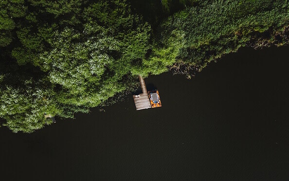 Jetty with a raft, Foto: Julia Nimke, Lizenz: TMB