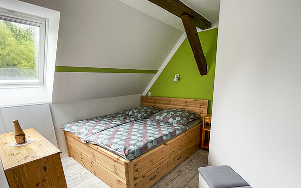 Ferienwohnung 2, Schlafzimmer mit Doppelbett, Foto: Jens Kohlschmidt, Lizenz: Jens Kohlschmidt