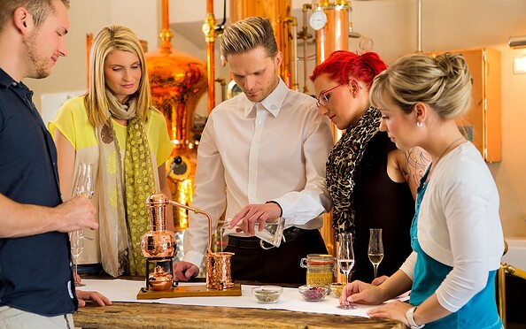 Live-Destillation in der Schaubrennerei "La Distillerie", Foto: Jürgen Paulig , Lizenz: Fotograf Studio-jp.de