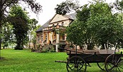 Gartenseitiger Blick auf das Gutshaus/Schloss Groß Mehßow., Foto: Jan Hornhauer, Lizenz: Stadt Calau
