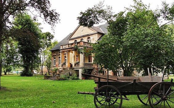 Gartenseitiger Blick auf das Gutshaus/Schloss Groß Mehßow., Foto: Jan Hornhauer, Lizenz: Stadt Calau