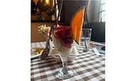 Osteria Forio Königs Wusterhausen -  Ice cream with strawberries, Foto: Petra Förster, Lizenz: Tourismusverband Dahme-Seenland e.V.