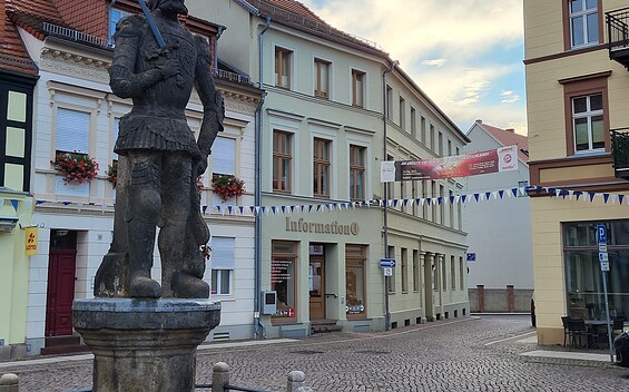 Stadtinformation Perleberg mit Roland, Foto: Stadt Perleberg, Foto: Nicole Drescher, Lizenz: Stadt Perleberg