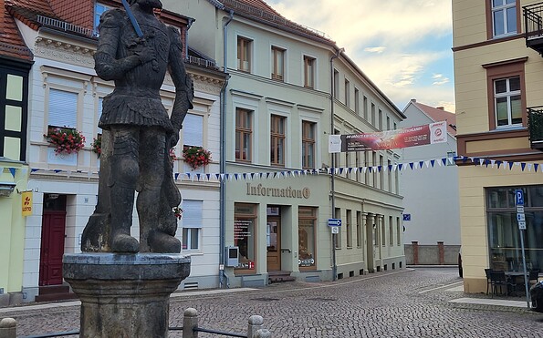 Stadtinformation Perleberg mit Roland, Foto: Stadt Perleberg, Foto: Nicole Drescher, Lizenz: Stadt Perleberg