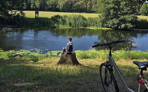 Pause an der Spree auf dem Spreeradweg, Foto: Marie Kessler, Lizenz: Seenland Oder-Spree