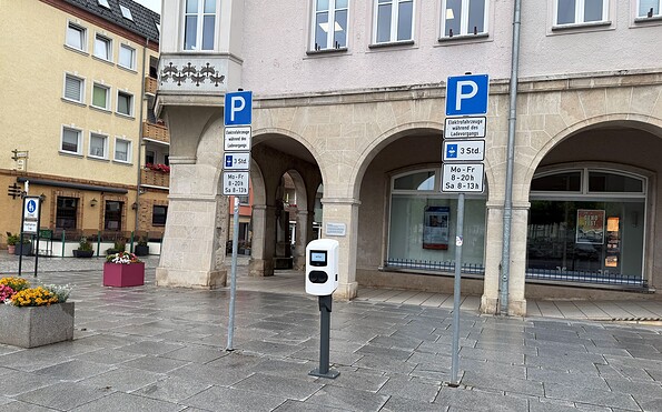 Stromtankstelle Parkplatz VR-Bank Uckermark, Foto: Alena Lampe