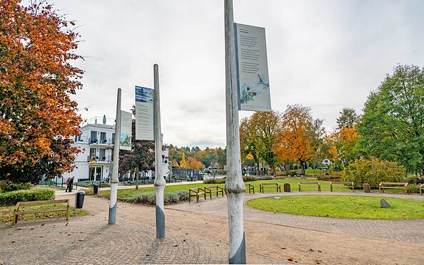 Fontaneplatz in Altenhof im Herbst, Foto: Torsten Stapel, Lizenz: Gemeinde Schorfheide
