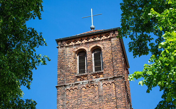 Bernauer Seenwanderung - Kirche Ladeburg, Foto: Stefan Klenke, Lizenz: BeSt Bernauer Stadtmarketing GmbH