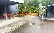 Schmackofatz snack bar with seating, Foto: Dan Schönlein, Lizenz: Imbiss Schmackofatz