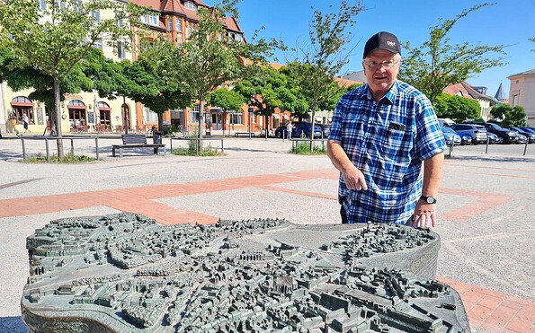 Stadtführer Uwe Ricker, Foto: Stadtmarketing- und Tourismusgesellschaft Brandenburg an der Havel mbH