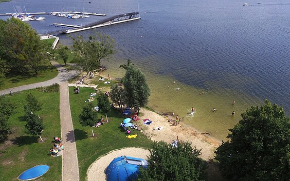 Aerial view of Senftenberg beach on Lake Senftenberg, Foto: Zweckverband Lausitzer Seenland Brandenburg, Lizenz: Zweckverband Lausitzer Seenland Brandenburg