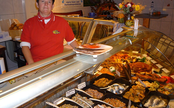 Fischfeinkostproduktion Suhr, Foto: Andrea Opitz, Lizenz: Andrea Opitz
