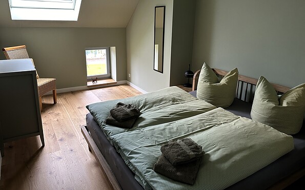 Beispiel Schlafzimmer mit Doppelbett, Foto: Alena Lampe, Lizenz: TMU GmbH