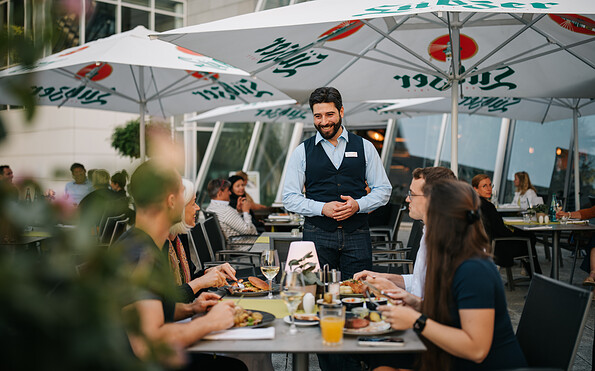 Restaurant Lemon - Terrasse, Kongresshotel Potsdam, Foto: Steven Ritzer, Lizenz: Kongresshotel Potsdam