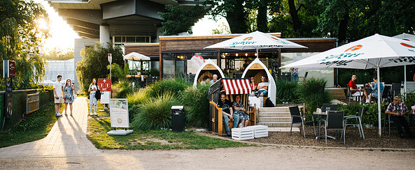 Freiluftbar Zeppelin vom Kongresshotel Potsdam, Foto: Steven Ritzer, Lizenz: Kongresshotel Potsdam