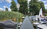Steganlage am Biergarten Steghaus in Schwerin, Foto: Norman Siehl, Lizenz: Tourismusverband Dahme-Seenland