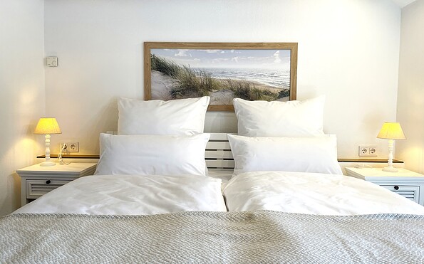 "Zum Segler", Schlafzimmer mit Doppelbett, Foto: Ulrike Haselbauer, Lizenz: Tourismusverband Lausitzer Seenland e.V.