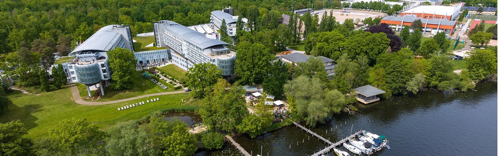 Luftaufnahme Sommer, Foto: Jan Leo Kaak, Lizenz: Kongresshotel Potsdam