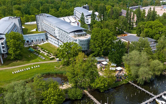 Luftaufnahme Sommer, Foto: Jan Leo Kaak, Lizenz: Kongresshotel Potsdam