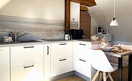 ‘Zum Segler’, modern kitchen with a pod/capsule coffee machine (there are 3 different varieties), Foto: Ulrike Haselbauer, Lizenz: Tourismusverband Lausitzer Seenland e.V.