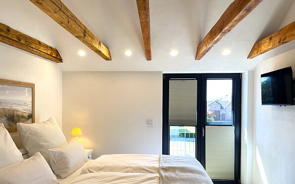 ‘Zum Segler’, bedroom with access to the balcony, Foto: Ulrike Haselbauer, Lizenz: Tourismusverband Lausitzer Seenland e.V.