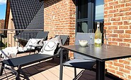 ‘Zum Segler’: Balcony with sun loungers, a table and chairs, Foto: Ulrike Haselbauer, Lizenz: Tourismusverband Lausitzer Seenland e.V.