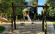 Rutsche und Schaukel, Foto: Natalie Schmidt, Lizenz: Tourismusverband Lausitzer Seenland e.V.