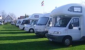 Wohnmobilstellplatz auf der Wiese hinter dem Gasthaus, Foto: Gasthaus Stuckatz, Lizenz: Gasthaus Stuckatz