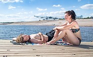 Badende am Bergheider See, Foto: Nada Quenzel, Lizenz: Tourismusverband Lausitzer Seenland e. V.