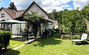 Liegewiese und Sitzbereich auf der Terrasse, Foto: Ulrike Haselbauer, Lizenz: Tourismusverband Lausitzer Seenland e.V.