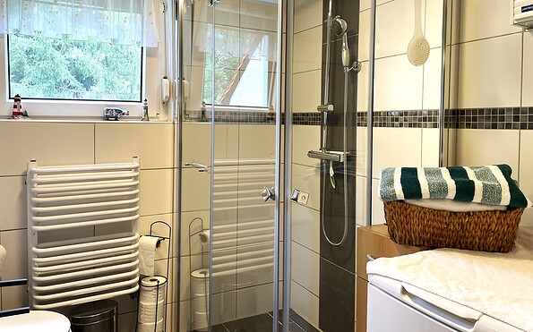 Bathroom with walk-in shower, Foto: Ulrike Haselbauer, Lizenz: Tourismusverband Lausitzer Seenland e.V.