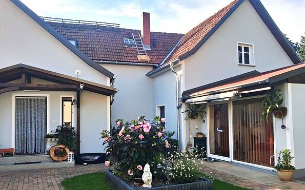 Hund des Gastgebers auf dem Grundstück, Foto: Kathrin Reinelt, Lizenz: Familie Reinelt GB der Ferienwohnung Reingehuscht