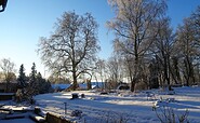 Blick in den weißen Garten