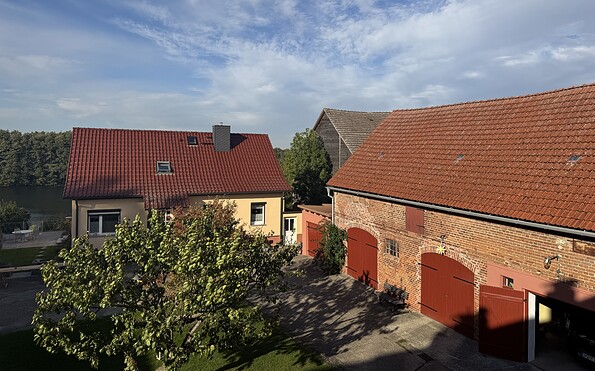 Ferienwohnung am Schlossberg Naugarten Hofansicht aus dem Fenster, Foto: Anet Hoppe