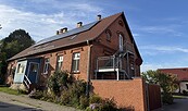 Ferienwohnung am Schlossberg Naugarten Aussenansicht mit Hof, Foto: Anet Hoppe