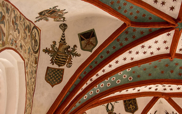 Farbenfrohe Ausmalung im Innenraum aus dem 16. Jh., Foto: TMB-Fotoarchiv/ScottyScout