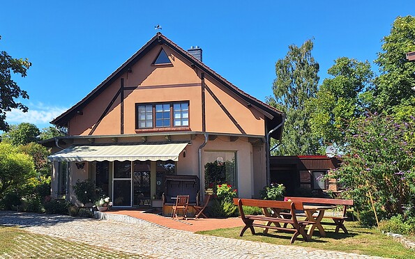 große Ferienwohnung "Schöne Aussicht" Außenansicht, Foto: Kati Ohmeyer, Lizenz: TMU Tourismus Marketing Uckermark GmbH