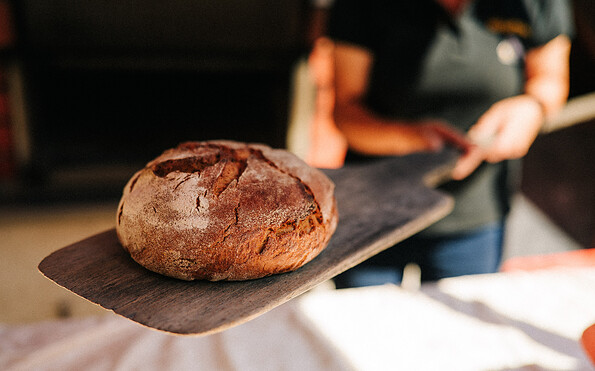 Brotbacken im Stägehaus, Foto: Steven Ritzer, Lizenz: Tourismusverband Havelland e.V.