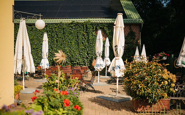 Landgasthof Deutsche Haus Haage Biergarten, Foto: Steven Ritzer, Lizenz: Tourismusverband Havelland e.V.