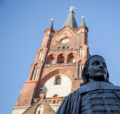 Paul-Gerhardt-Statue in Mittenwalde, Foto: Michael Zalewski, Lizenz: Landkreis Dahme-Spreewald