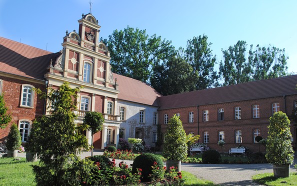 Außenansicht des Schlosses Meyenburg, Foto: Modemuseum Schloss Meyenburg