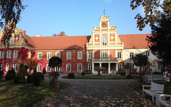 Außenansicht des Schlosses Meyenburg, Foto: Modemuseum Schloss Meyenburg