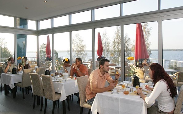 Restaurant im Strandhotel Senftenberger See, Foto: Steffen Rasche