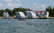 Schwimmende Ferienhäuser auf dem Geierswalder See