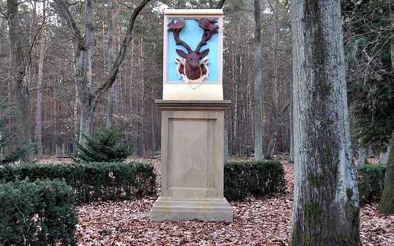Hirschdenkmal Briesen, Foto: Henry Babuliack