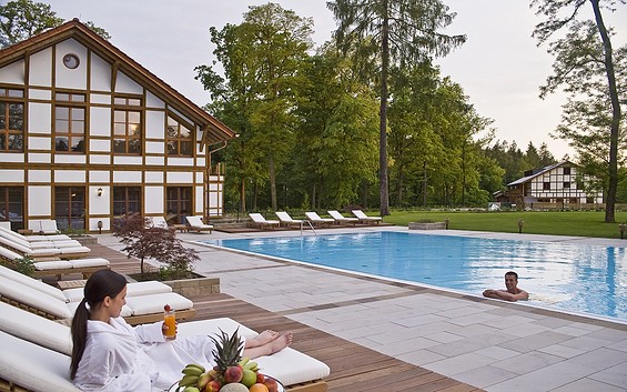 Außenpool im Brune Balance med & Spa, Foto: Gut Klostermühle