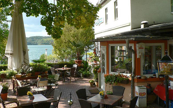 Restaurant und Café im Strandhotel Buckow, Foto: Kultur- und Tourismusamt Märkische Schweiz